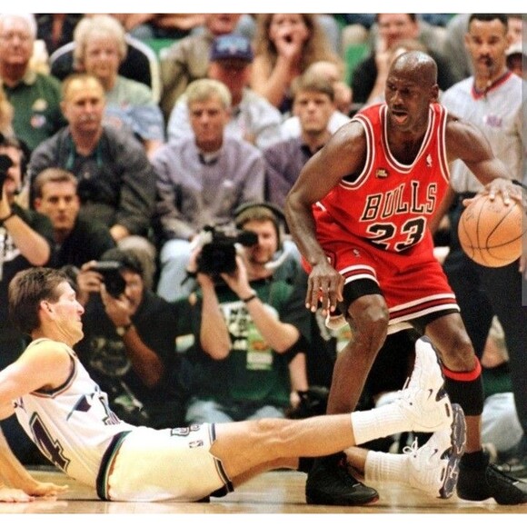 Michael Jordan (Mitchell/Ness)-(Bulls)-(Red)-(Jersey)-(New Condition)-(XL)-$100 - Picture 10 of 11